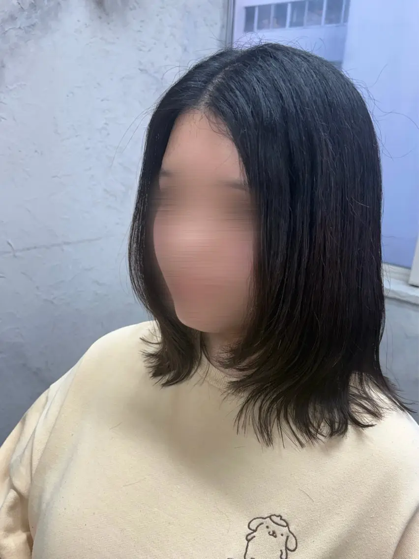 セミロング レイヤーカット カット シモイケ ルアのヘアスタイル