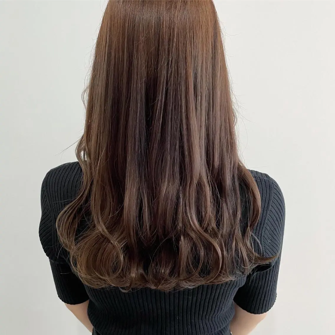 セミロング カラー 🤍似合わせパーマ 奥田沙耶🫧のヘアスタイル