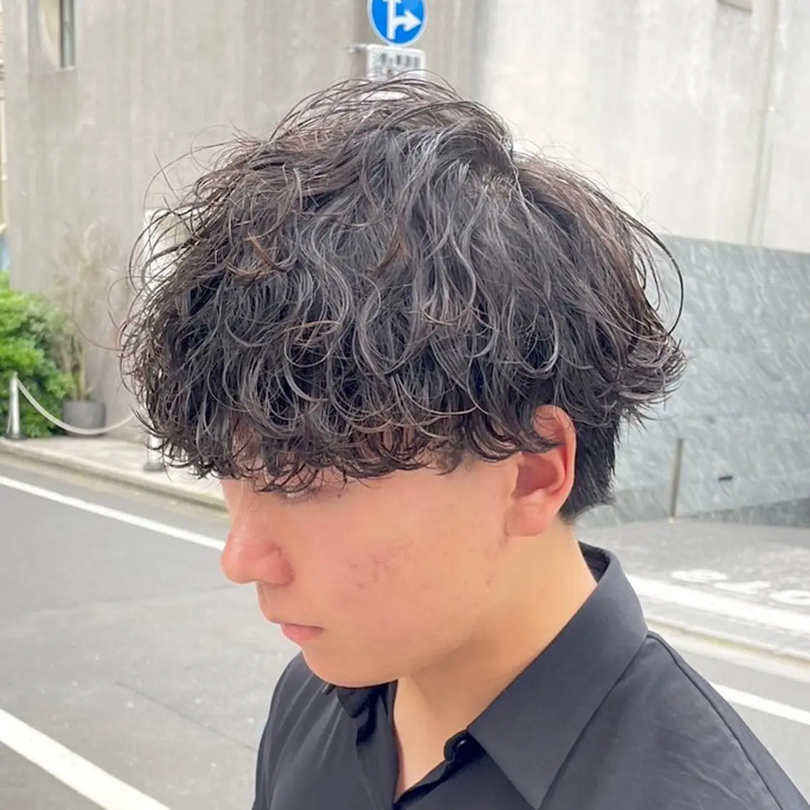 メンズ アップバング センターパート メンズ韓国風 マッシュ メンズパーマ カット パーマ トリートメント ヘッドスパ ヘアセット メンズパーマ と言えばkaedeのヘアスタイル