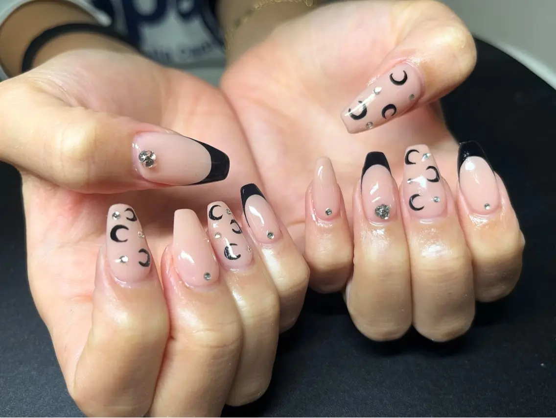 ネイル ハンドネイル Chika .のネイルデザイン