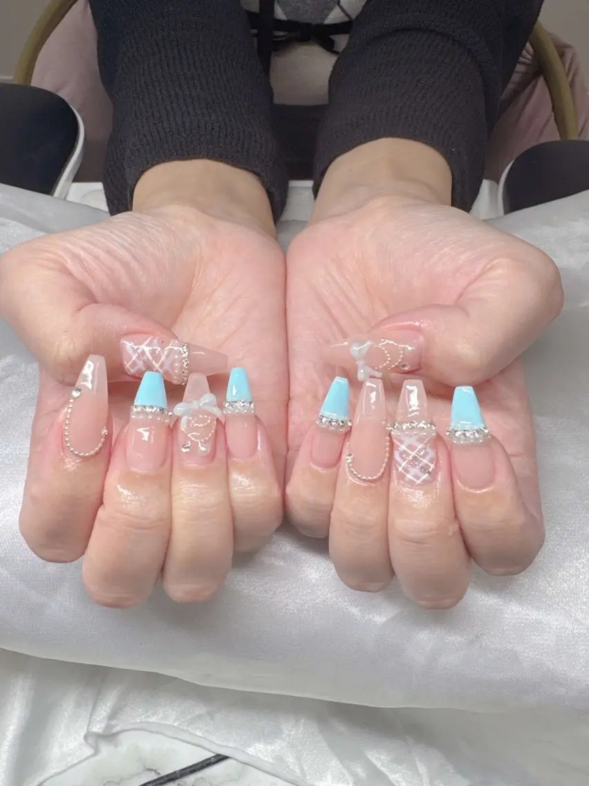 ネイル 長さ出し グラデーション 卒業式 キラキラネイル マグネットネイル ハンドネイル Lee Nailsのネイルデザイン