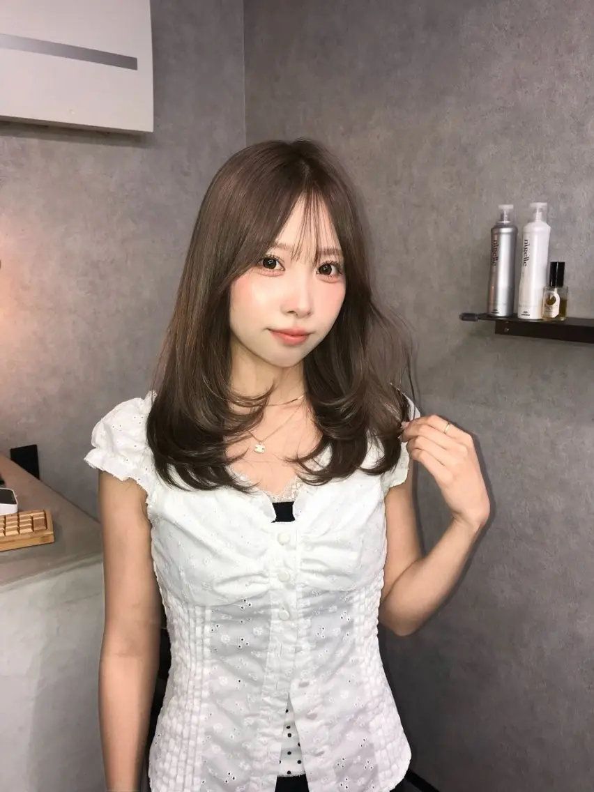 セミロング カラー ヘアカラー アヤカ （AYAKA）のヘアスタイル