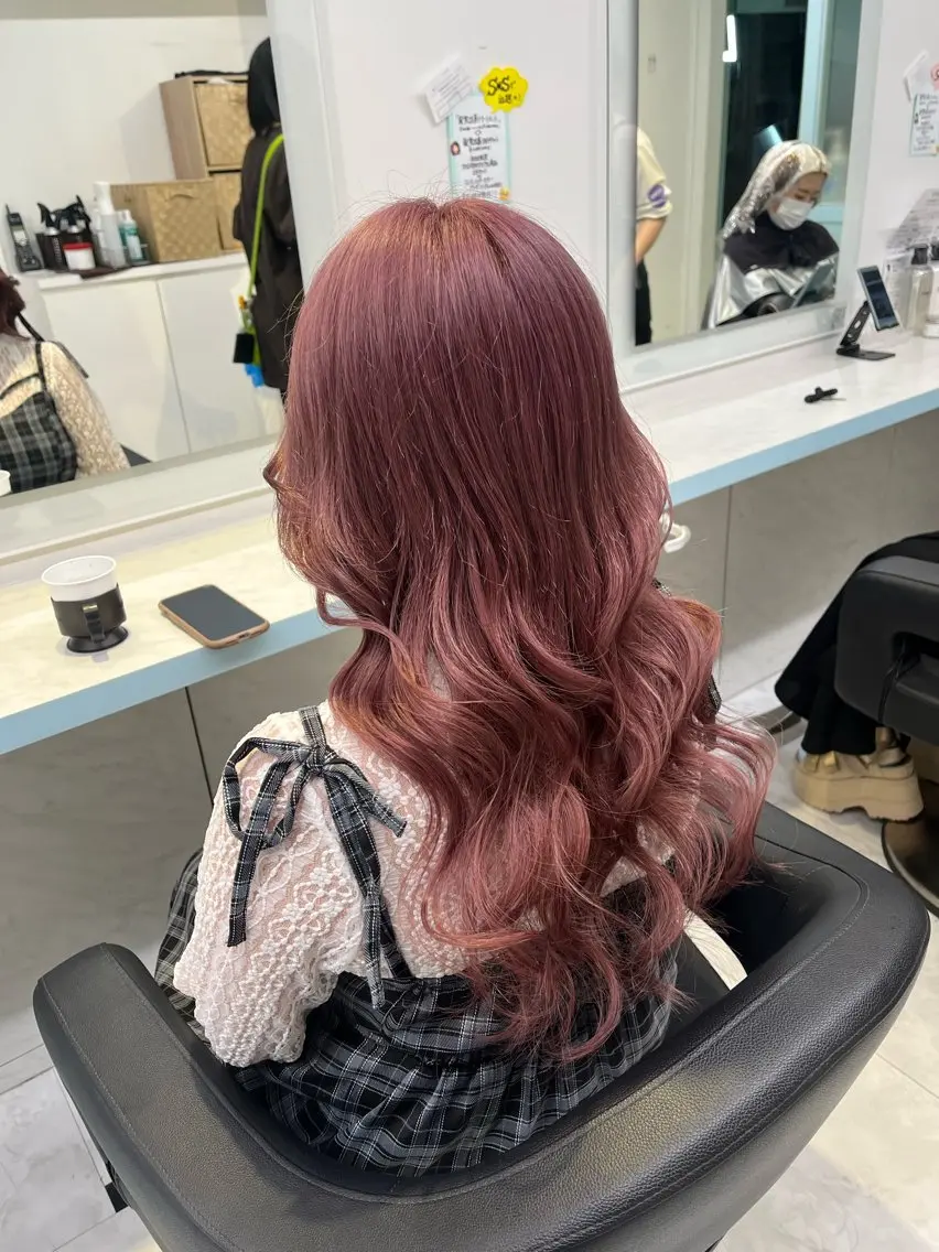 セミロング カラー ヘアカラー トリートメント ブリーチカラー 🩵MIZUKIのヘアスタイル
