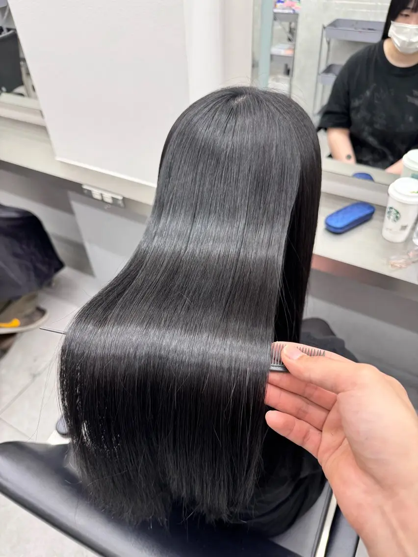 【⭐️うねり、くせ毛改善⭐️】縮毛矯正＋𝒕𝒓𝒆𝒂𝒕𝒎𝒆𝒏𝒕15000→9900の写真