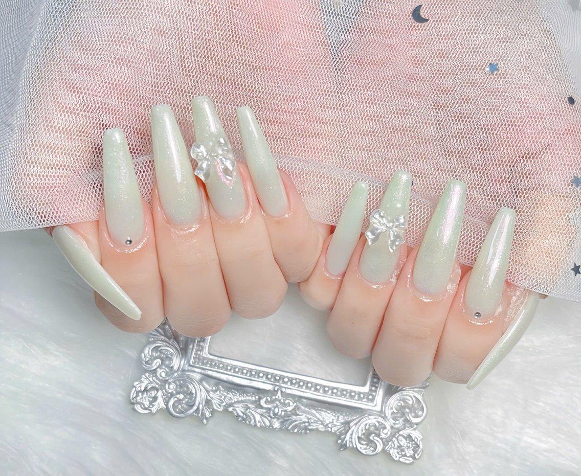 ネイル チークネイル 長さ出し フレンチネイル ジェルネイル グラデーション ハンドネイル THANHTHANH NAILのネイルデザイン