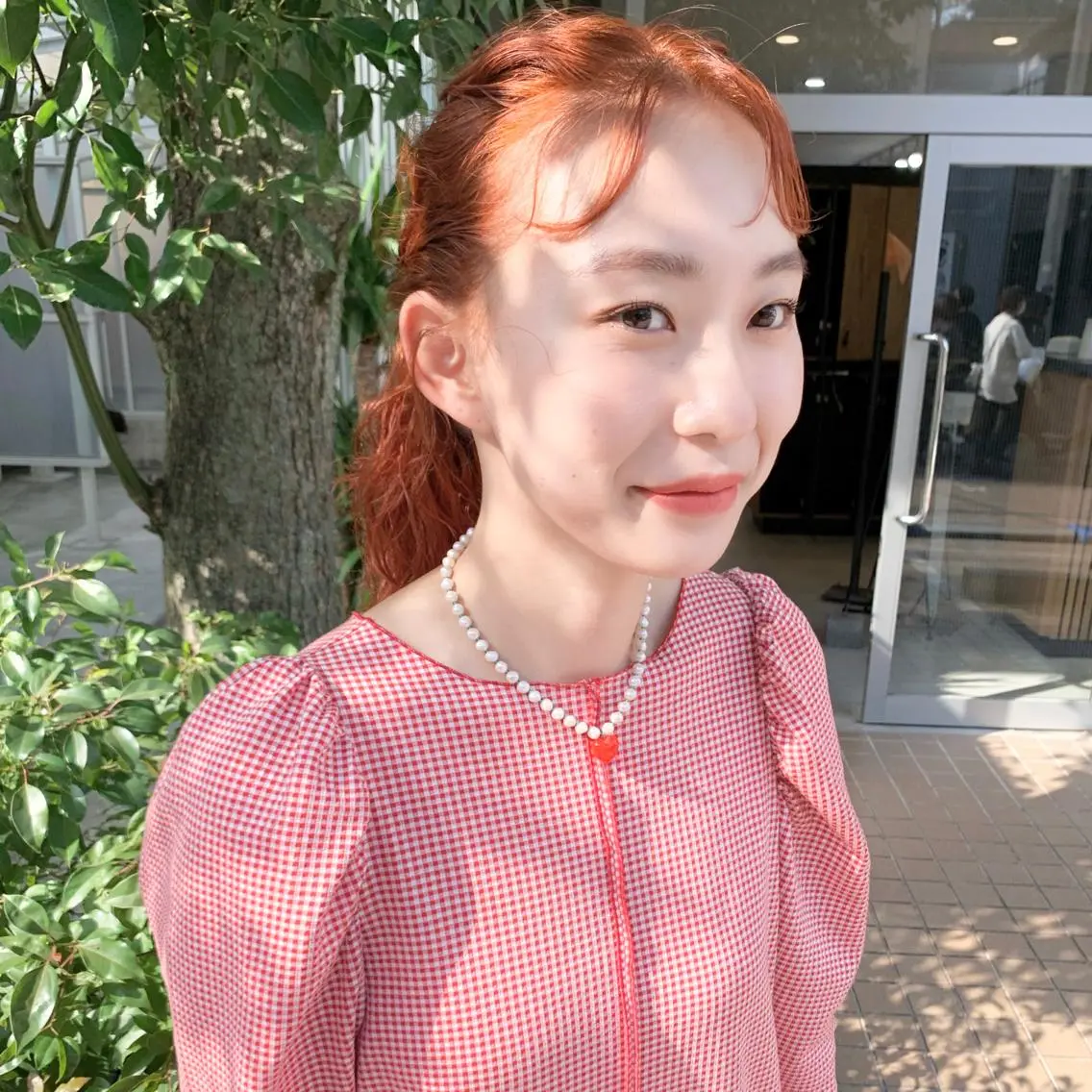 ロング カラー ヘアアレンジ ブリーチ ブリーチなしカラー オレンジ くせ毛 アラキチヒロ THE REMMYのヘアスタイル