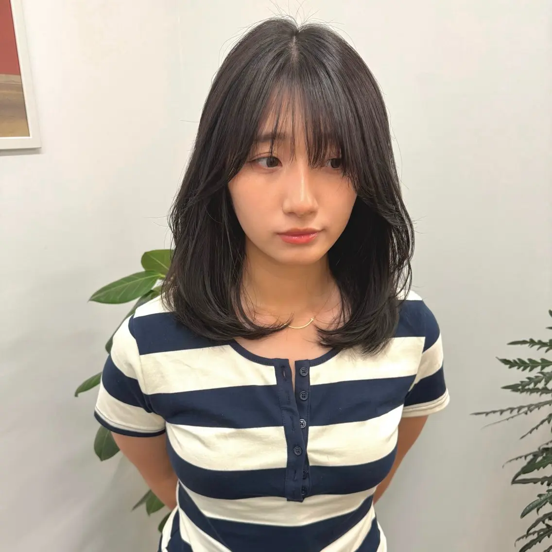 ミディアム ミディアムレイヤー かきあげバング レイヤーカット カット ヘアカラー 📍葛西りんたろう/ ENVのヘアスタイル
