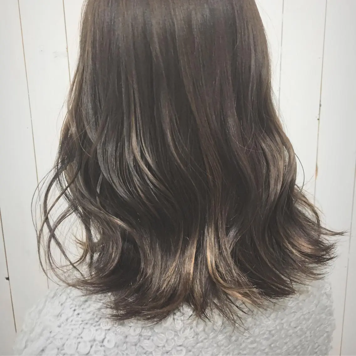 ミディアム カラー バレイヤージュ グラデーションカラー レイヤーカット 山田 守のヘアスタイル