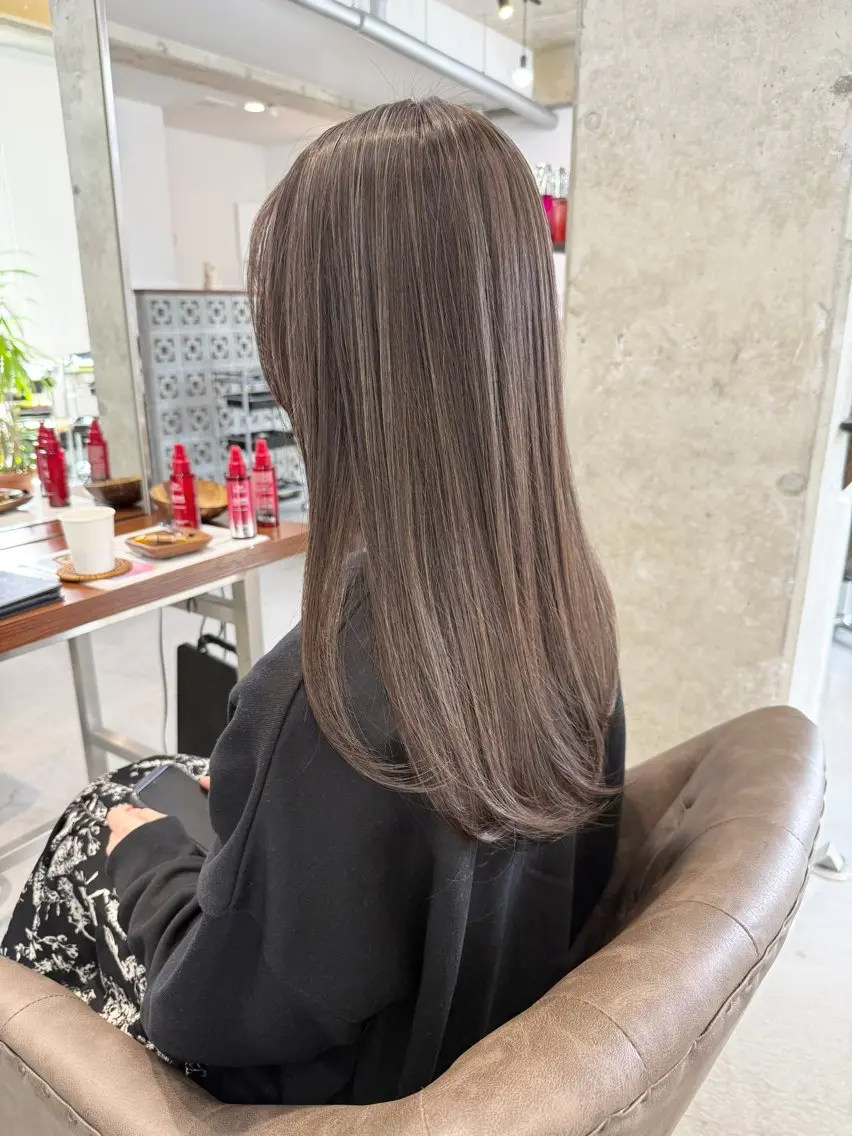 ロング カラー カット ヘアカラー トリートメント カイリ /レイヤーカットのヘアスタイル