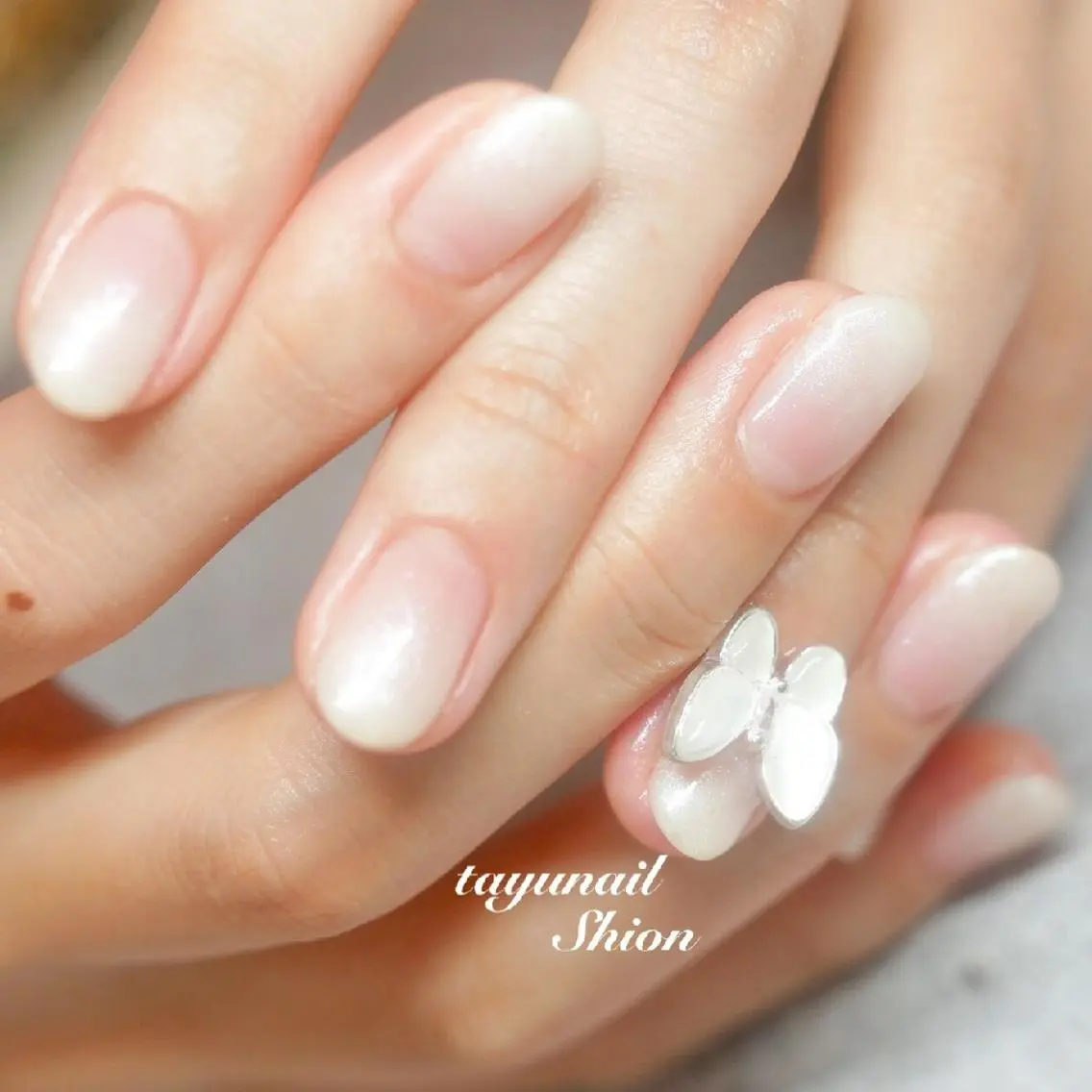 ネイル ブルー ジェルネイル グラデーション パラジェル シンプルネイル ネイルサロン 【たゆnail】のネイルデザイン