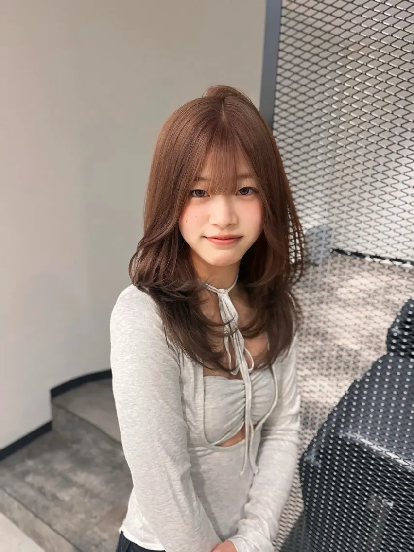 セミロング レイヤーカット ciate MOEのヘアスタイル