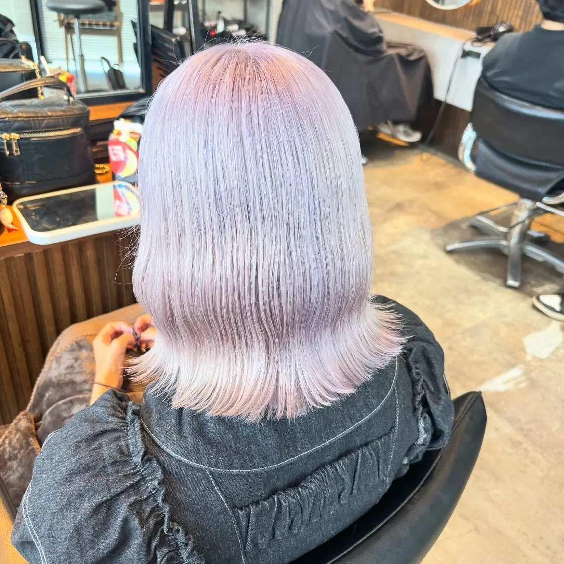 ミディアム カラー ヘアアレンジ シルバー ボブ ヘアカラー トリートメント ヘアセット 渋谷🩶ハイトーン 🩶FUMUのヘアスタイル