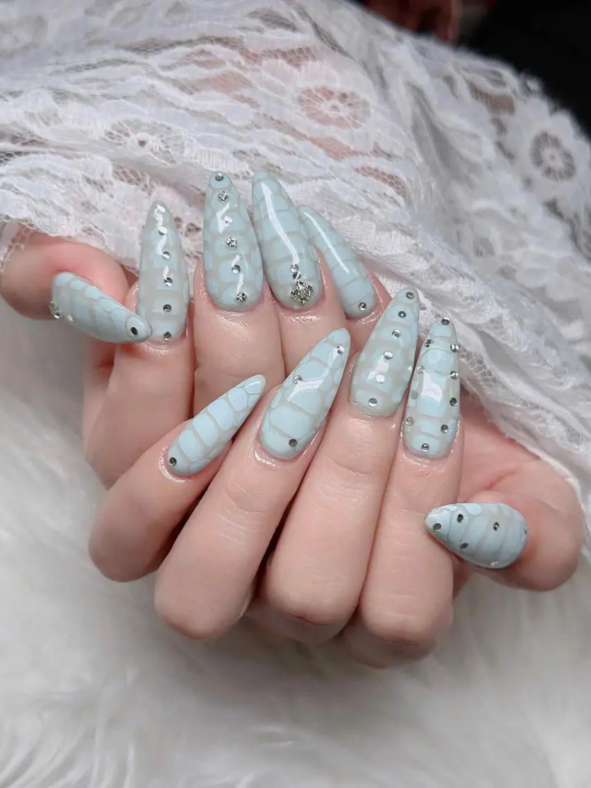 ネイル オーロラネイル フレンチネイル ジェルネイル ハロウィン キラキラネイル ハンドネイル H.baby Nail Salonのネイルデザイン