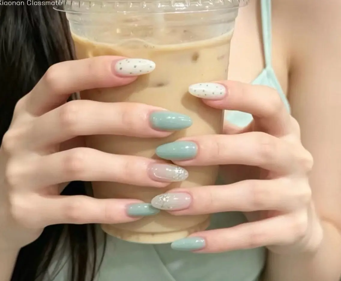 セミロング ハンドネイル AMI Nailsalonのネイルデザイン
