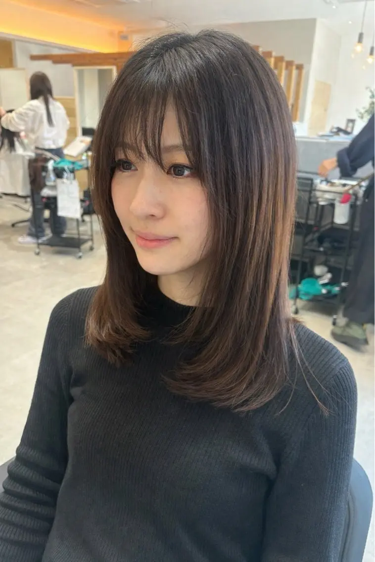 セミロング レイヤーカット 小顔カット 畑 美遥のヘアスタイル