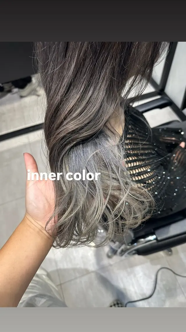 セミロング カラー ブリーチ ブラウンカラー ハイライトカラー インナーカラー モカブラウン ヘアカラー 天野 瑠真のヘアスタイル
