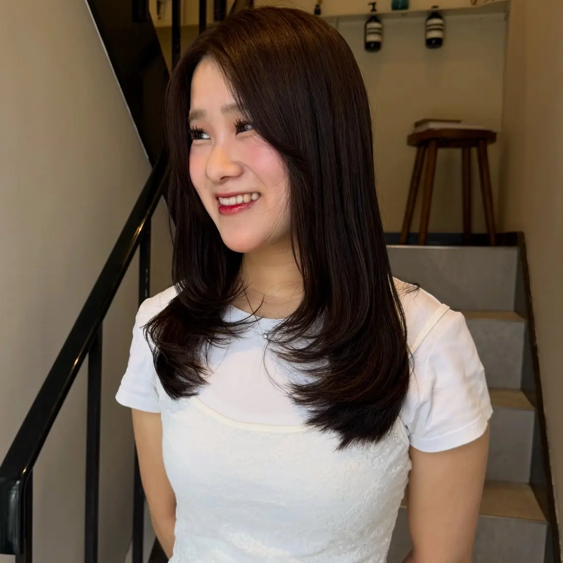 セミロング カラー 透明感カラー グレージュ ヘアカラー トリートメント 中村 彩音のヘアスタイル