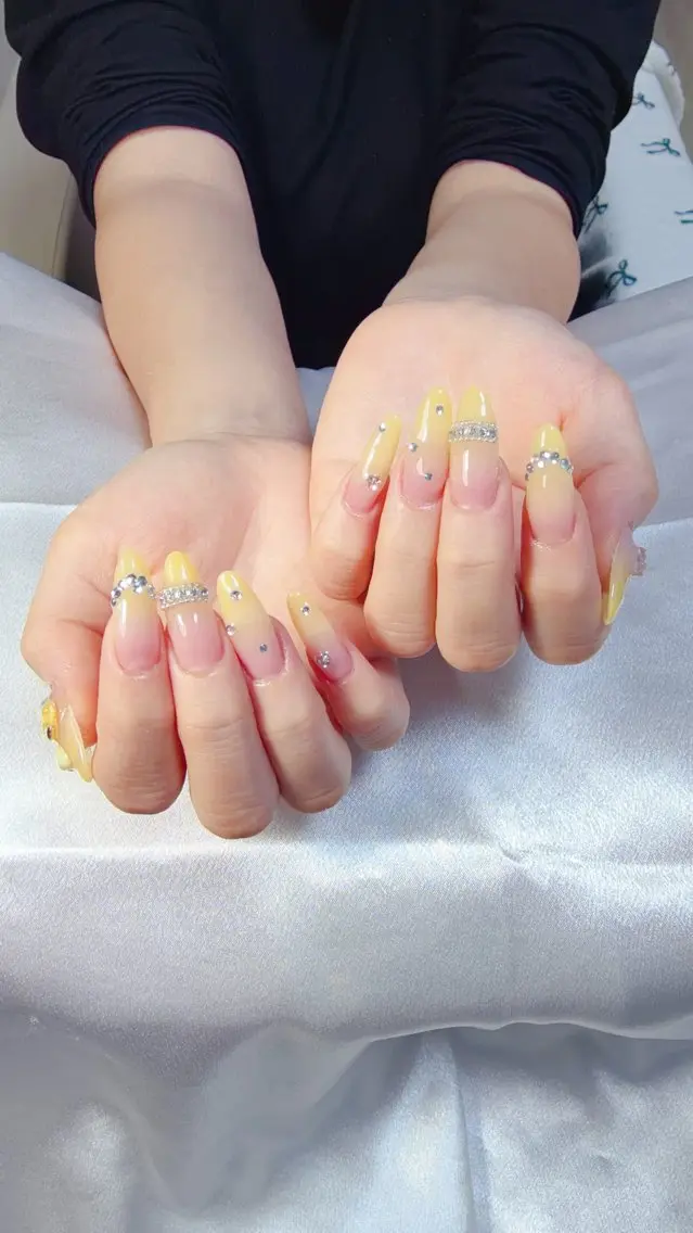 ネイル オーロラネイル チークネイル 長さ出し フットネイル フレンチネイル Miss Nailのネイルデザイン