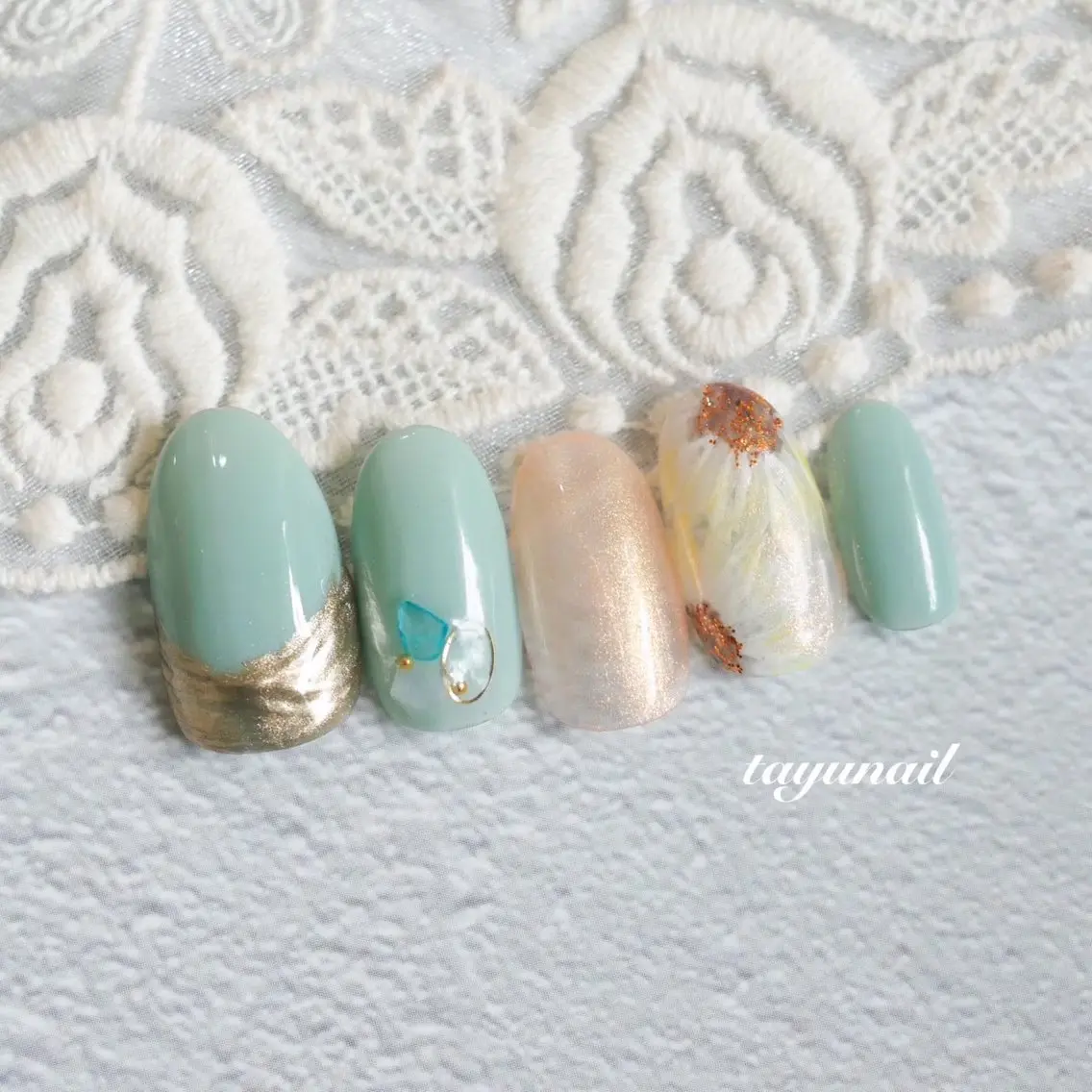 ネイル アートネイル フレンチネイル ジェルネイル ラメ(グリッター) ラメグラデーション ハンドネイル ネイルサロン 【たゆnail】のネイルデザイン