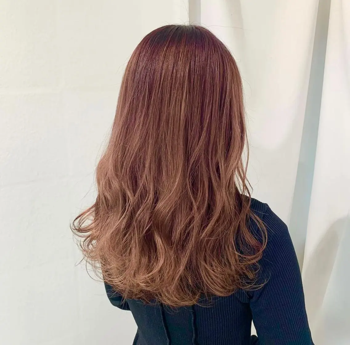ロング カラー ブラウンカラー ピンクカラー まろやかベージュ／ JOのヘアスタイル