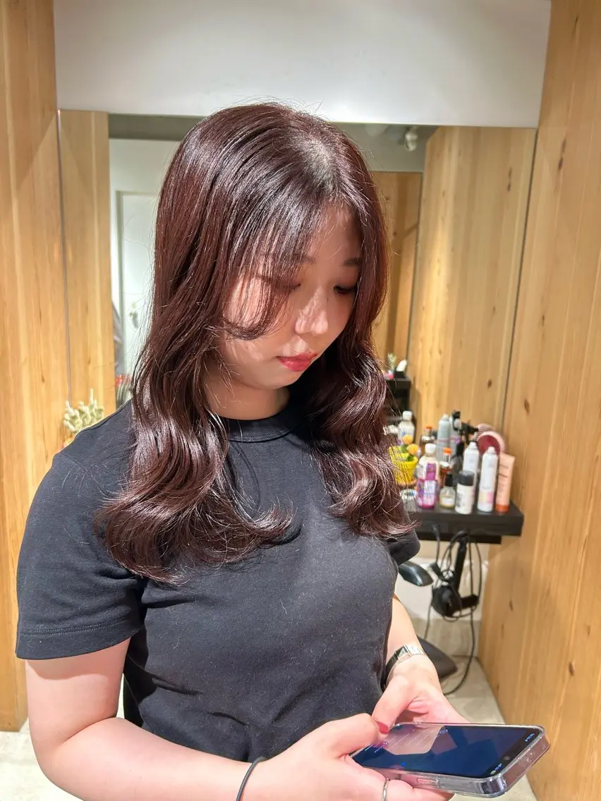 セミロング カラー ブリーチ ボルドーカラー ブリーチなしカラー レイヤーカット カット ヘアカラー トリートメント ヘッドスパ スキバサミを使わない カット🌼唯🌼のヘアスタイル
