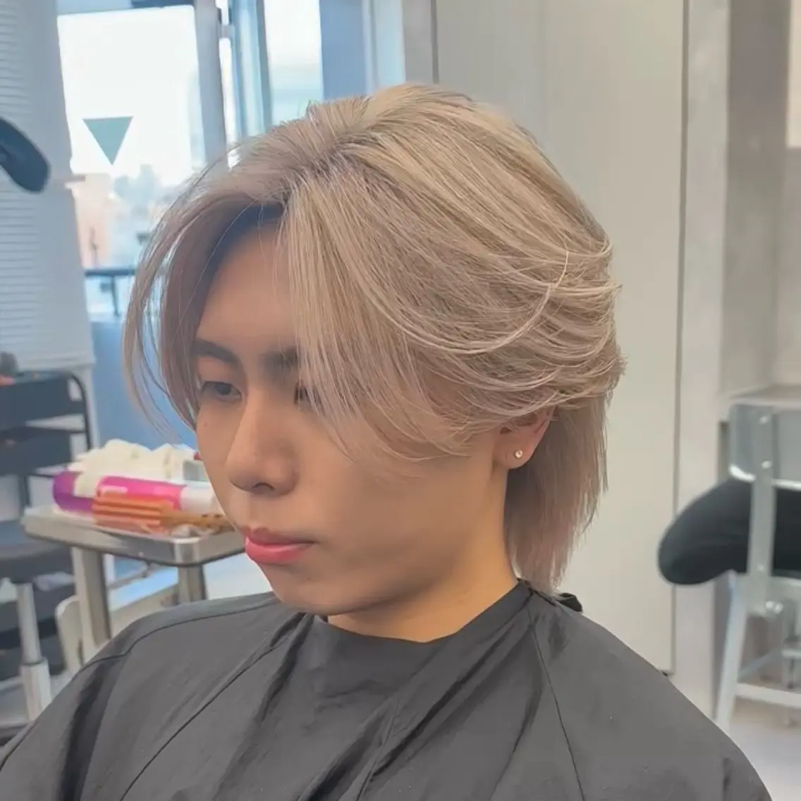 カット付き✂️ブリーチ込🌟 Wカラー❤️ᩚ🧡ᩚ💛ᩚ💚ᩚ💙ᩚ💜ᩚ🖤ᩚ🤍ᩚ🤎ᩚの写真