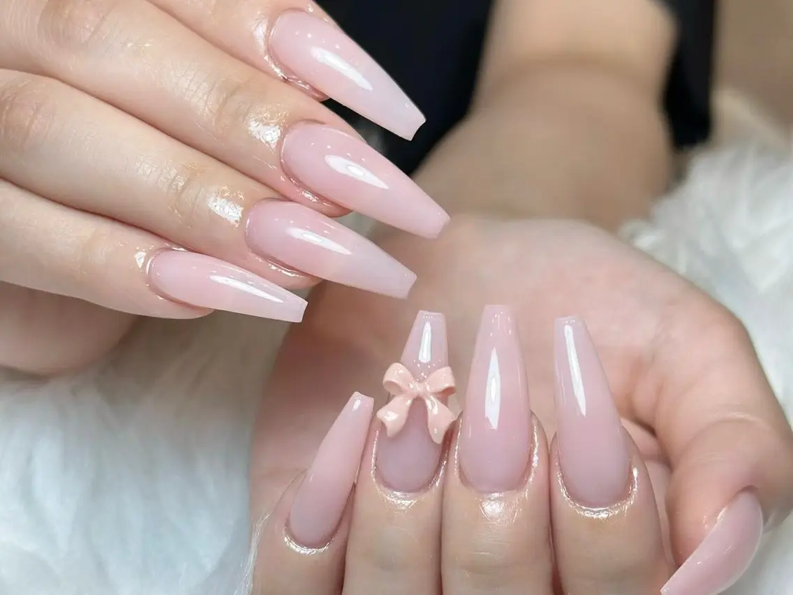 ネイル チークネイル ドット フレンチネイル グラデーション ハート ハンドネイル ハンドケア Eli Muse 新宿ネイルのネイルデザイン