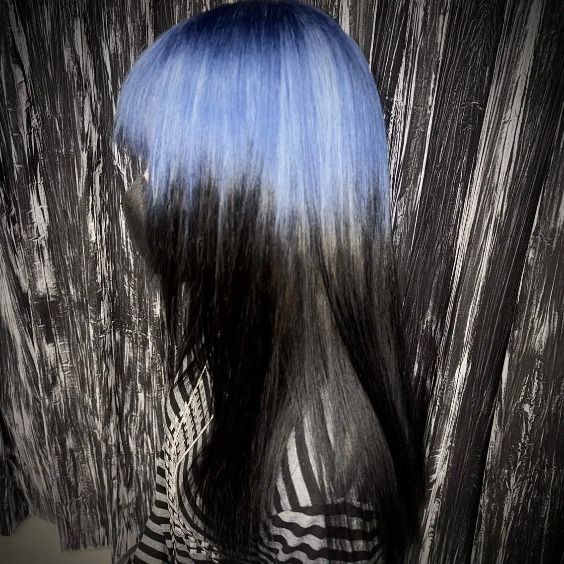 セミロング カラー ブリーチ ブルーカラー デザインカラー シルバー ヘアカラー ★デザインカラー ハイトーン ももか★のヘアスタイル