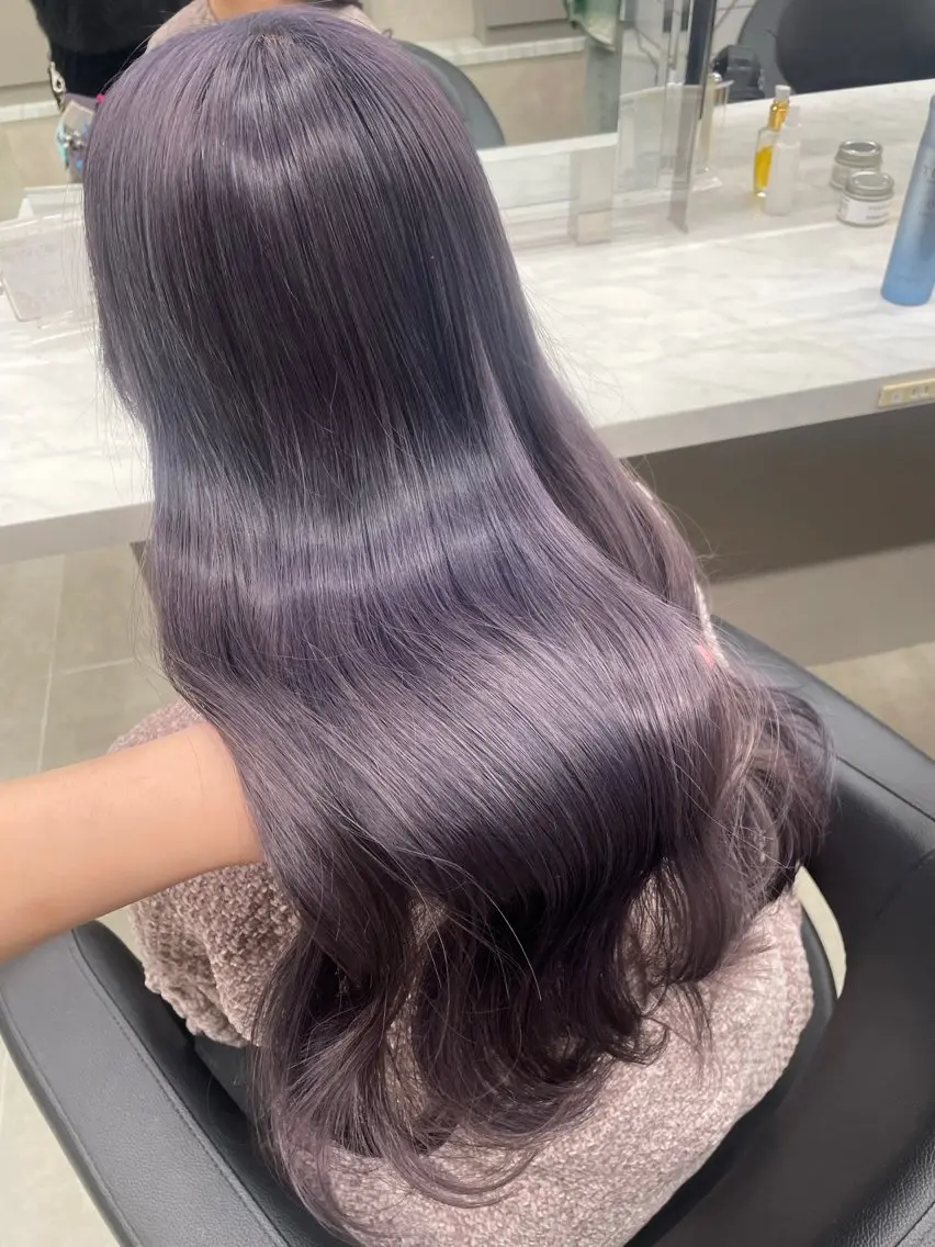 セミロング カラー 抜け感レイヤー︴ ニュアンスカラーのヘアスタイル