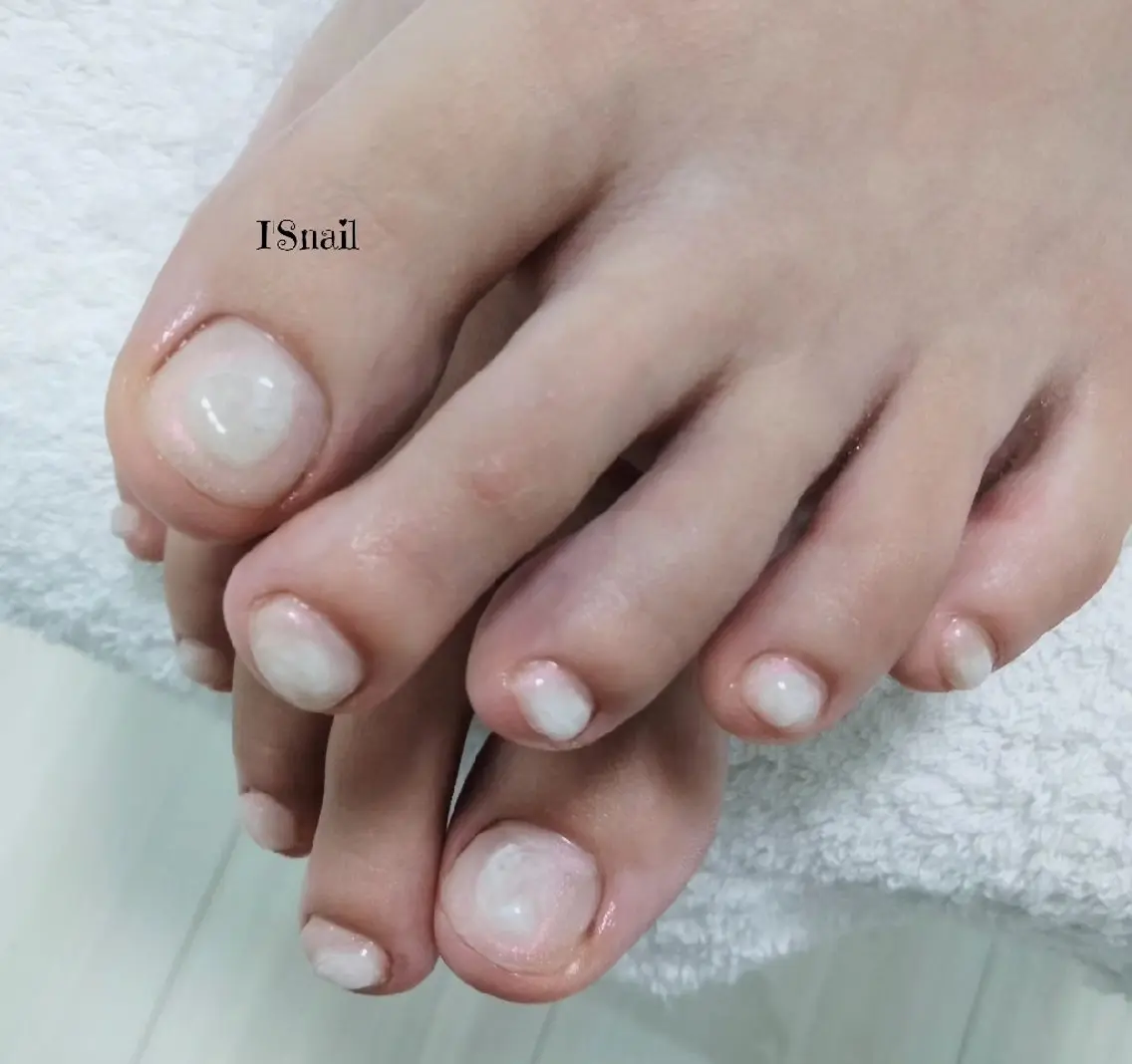 ネイル ニュアンスネイル ぷっくりネイル フットネイル I'S nail 佐野のネイルデザイン