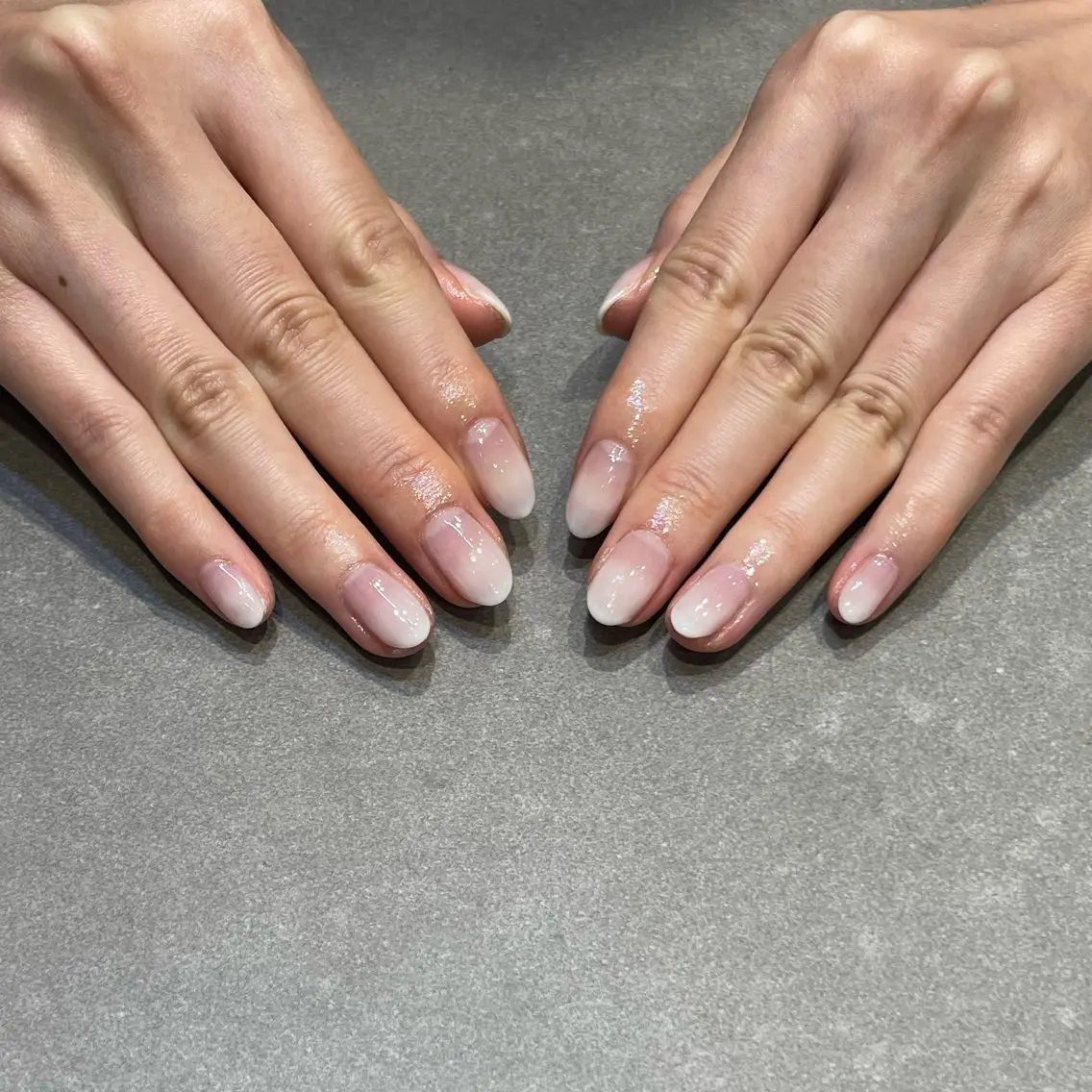 ネイル グラデーション ホワイト sodeyama kotoneのネイルデザイン