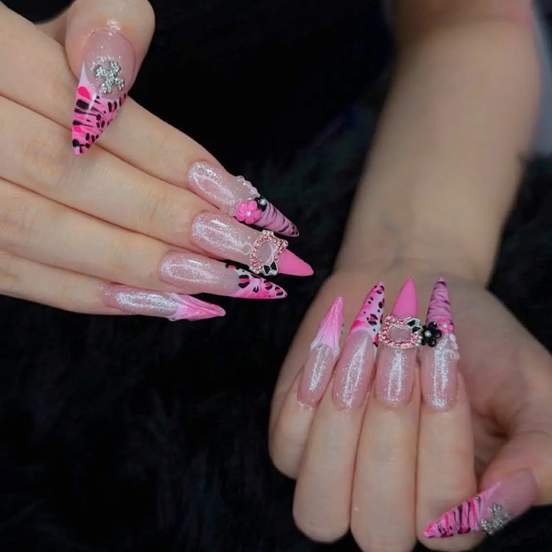 ネイル オーロラネイル 長さ出し フラッシュネイル フレンチネイル ジェルネイル ハンドネイル Amee Nail Salonのネイルデザイン