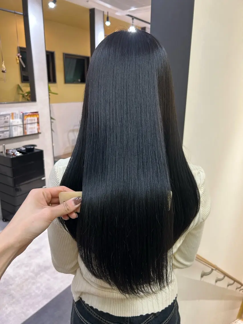 ロング カラー アッシュ アッシュグレー 黒髪 透明感カラー カット ヘアカラー トリートメント hubhair レイヤー/透明感のヘアスタイル