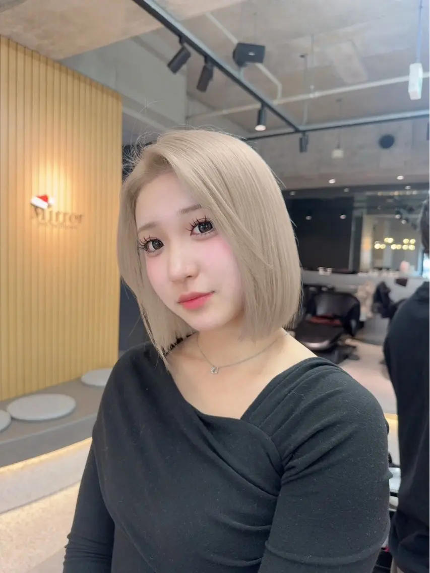 カラー ベージュカラー 透明感カラー ハイトーンカラー ミルクティーベージュ ヘアカラー トリートメント ヘッドスパ Rio /ハイトーン /艶カラーのヘアスタイル