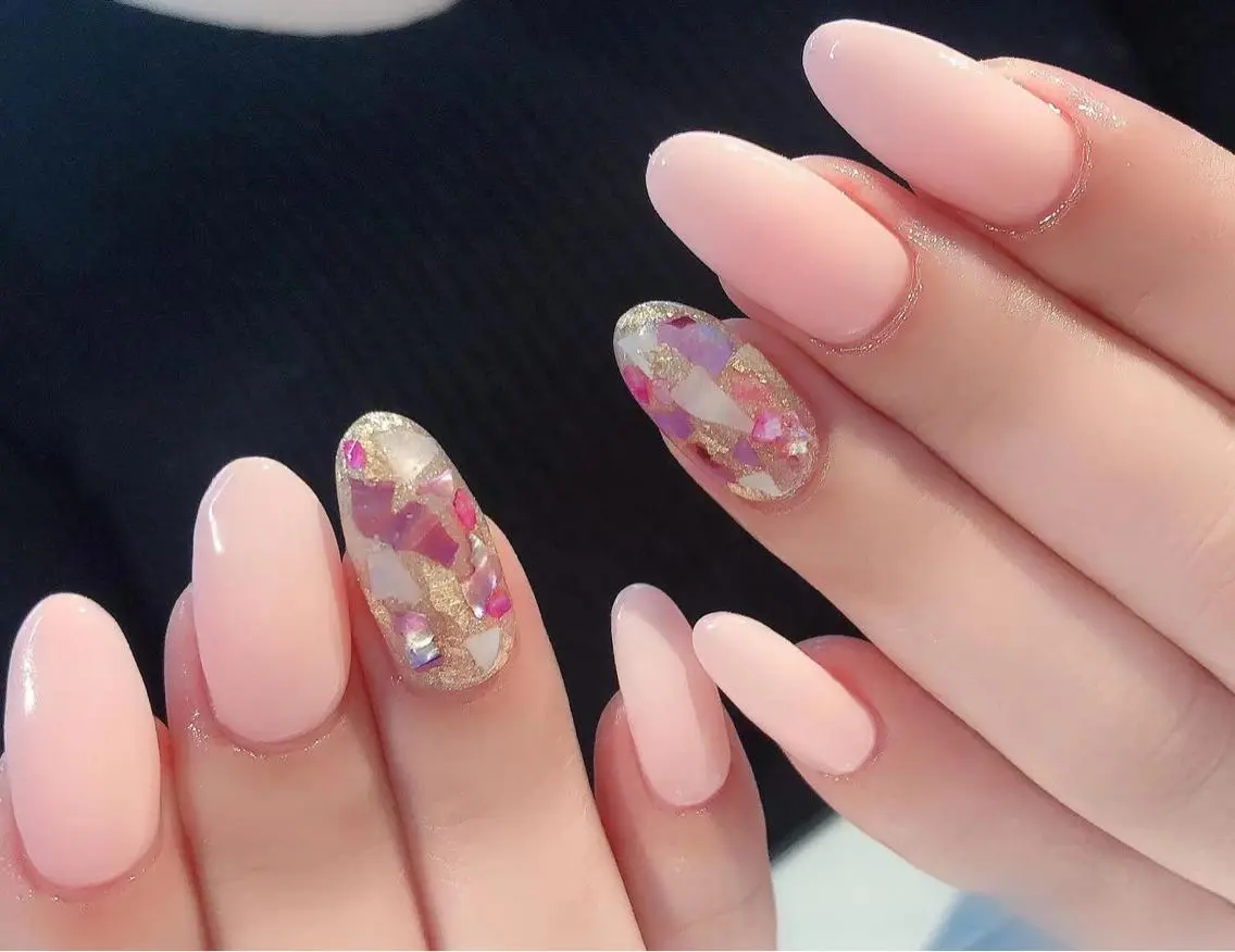 ネイル I-nailロング /ワンホン/キラキラのネイルデザイン