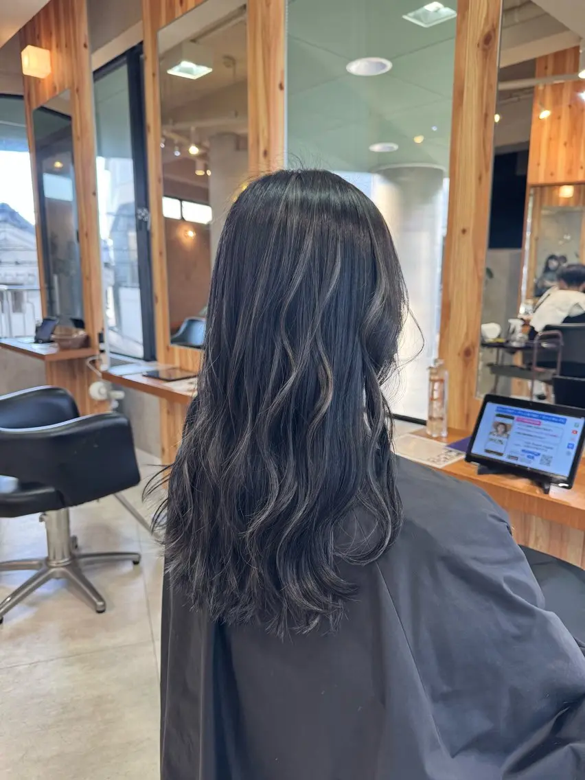 ロング カラー ヘアアレンジ 佐々木 まゆかのヘアスタイル