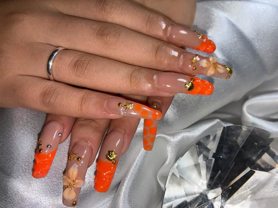 ミディアム ハンドネイル YOKOSUKA NAILS💅⚓️のネイルデザイン