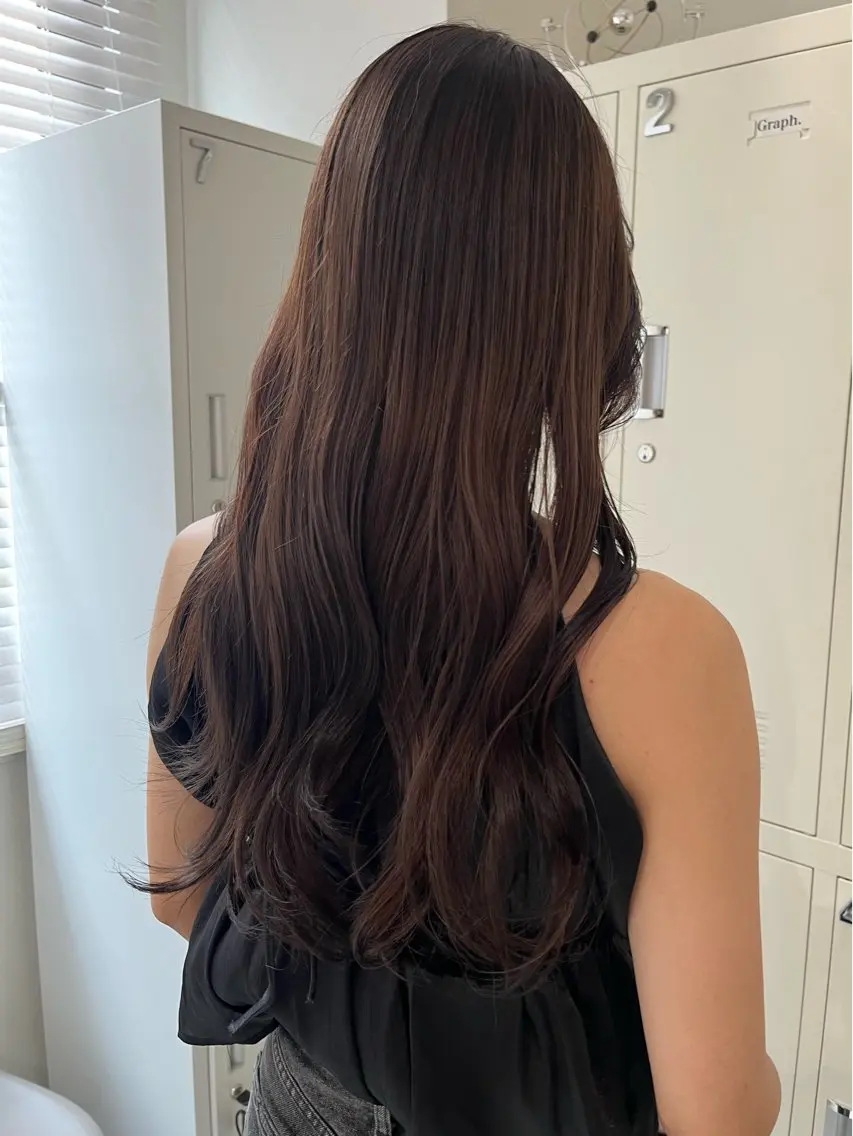 ロング ヘアカラー 原口 桃歌のヘアスタイル