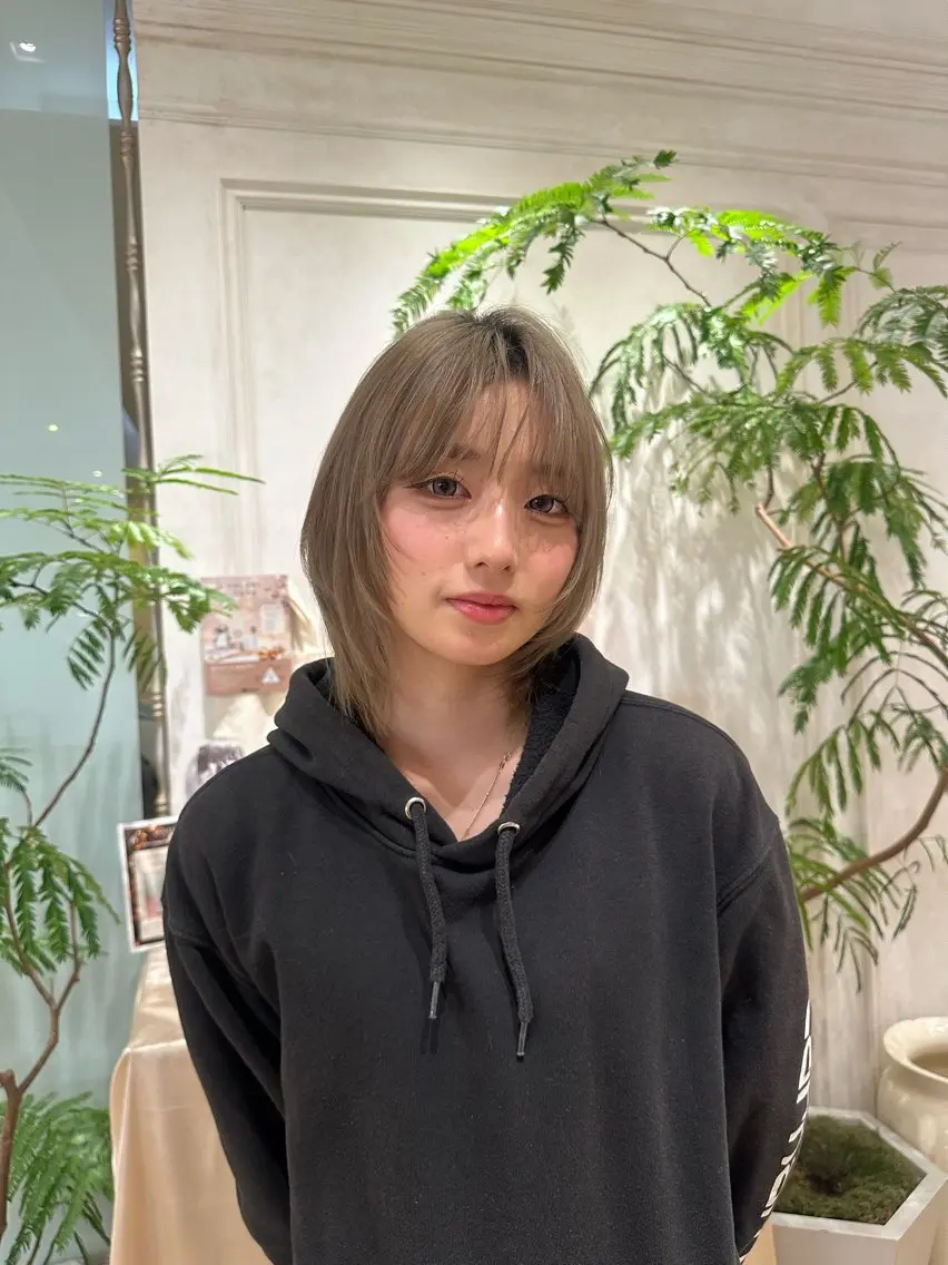 ミディアム 顔周りカット レイヤーカット ウルフカット kakimoto arms 三笘 菜央のヘアスタイル