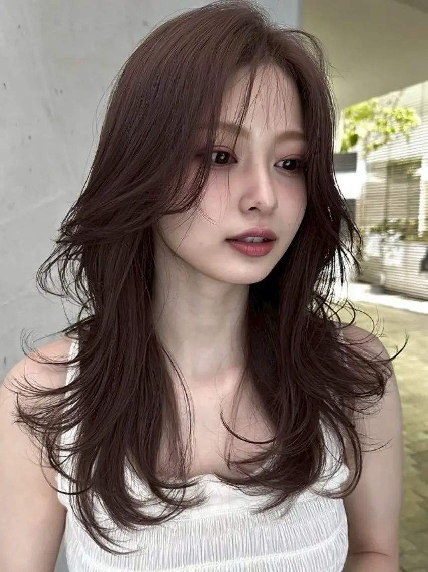 ロング カット ヘアカラー 越川 友美子のヘアスタイル