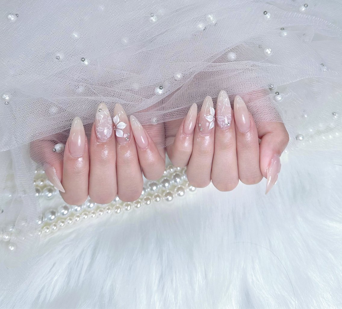 ネイル アートネイル ジェルネイル 韓国ネイル ニュアンスネイル ハンドネイル Luna Nail.Novaのネイルデザイン