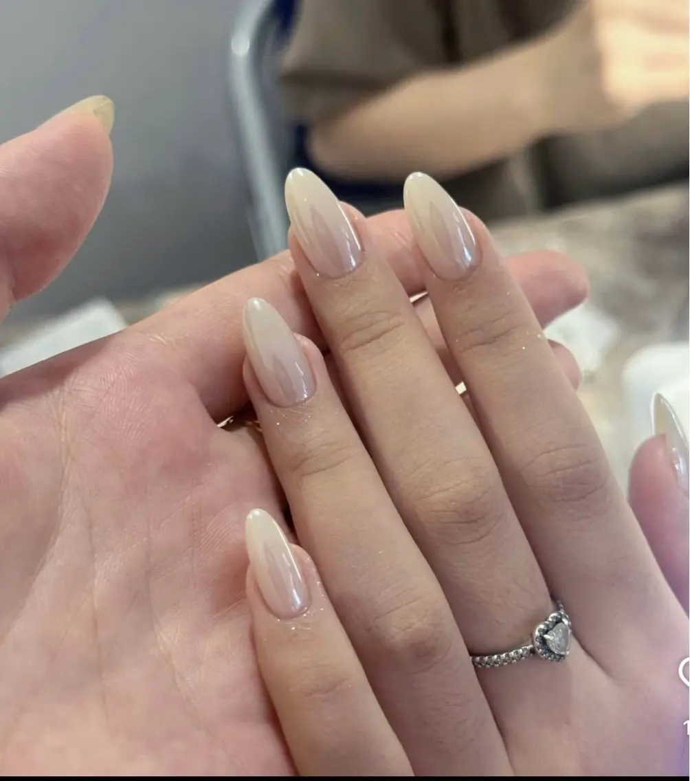 【ハンドネイル】カラーグラデーション ベースありの写真