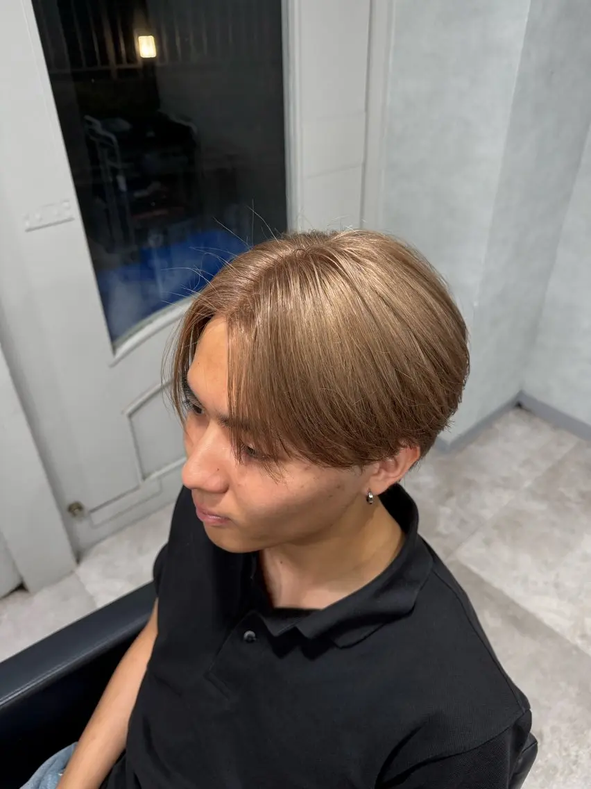 カラー ベージュカラー ブリーチ 透明感カラー 芦刈 陽大のヘアスタイル