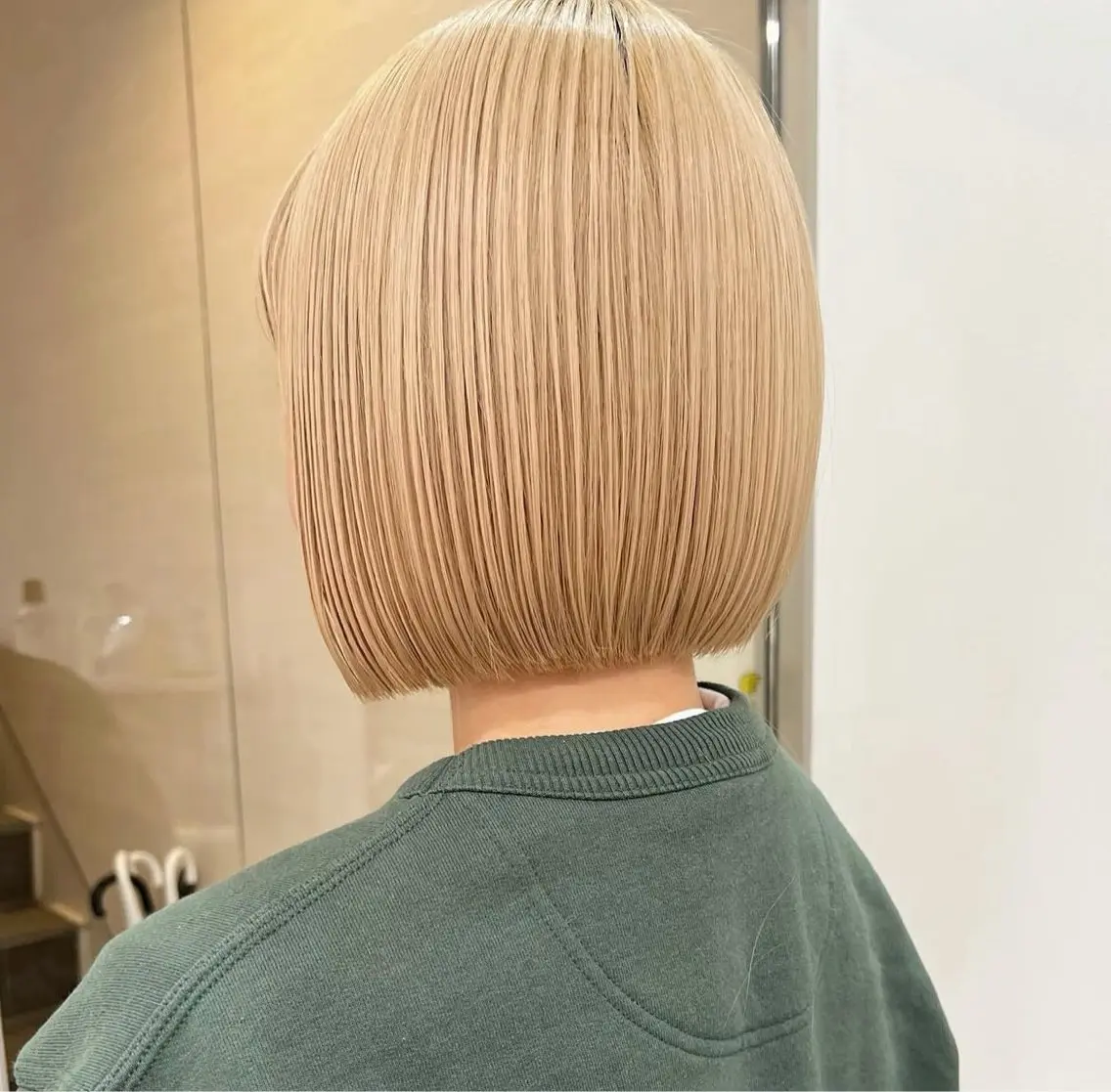 ショート 梅田🫧透明感カラー /小顔レイヤー/未来のヘアスタイル