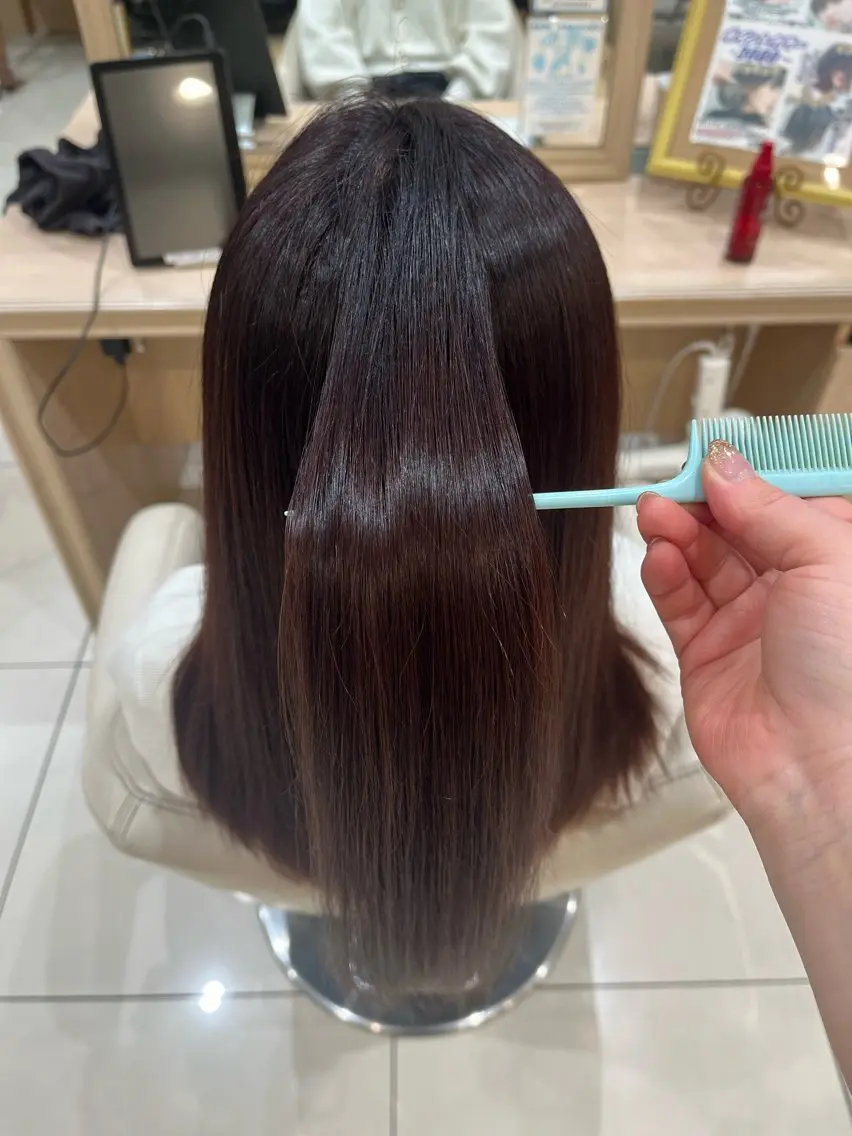 ミディアム カラー 森 瑠海のヘアスタイル