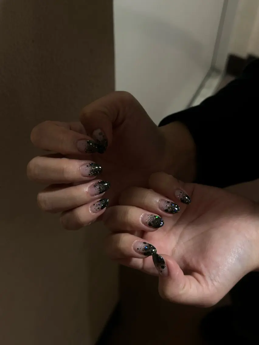 ネイル グラデーション ラメ(グリッター) 🖤Kitty川越店 Jr.さゆり🖤のネイルデザイン