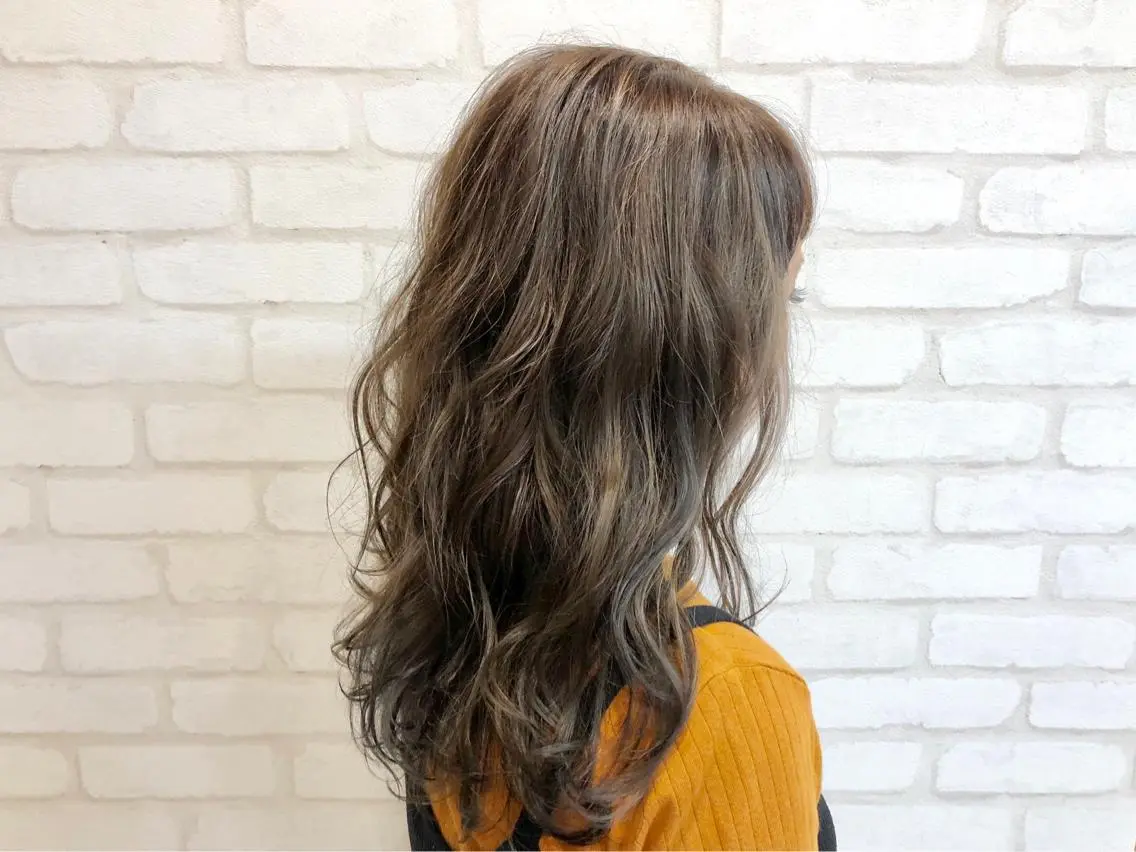 セミロング カット ヘアカラー 濵田 一彌のヘアスタイル