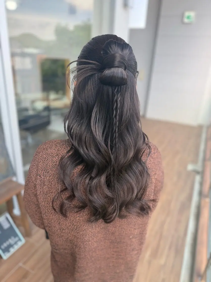 ロング 志賀 美沙のヘアスタイル