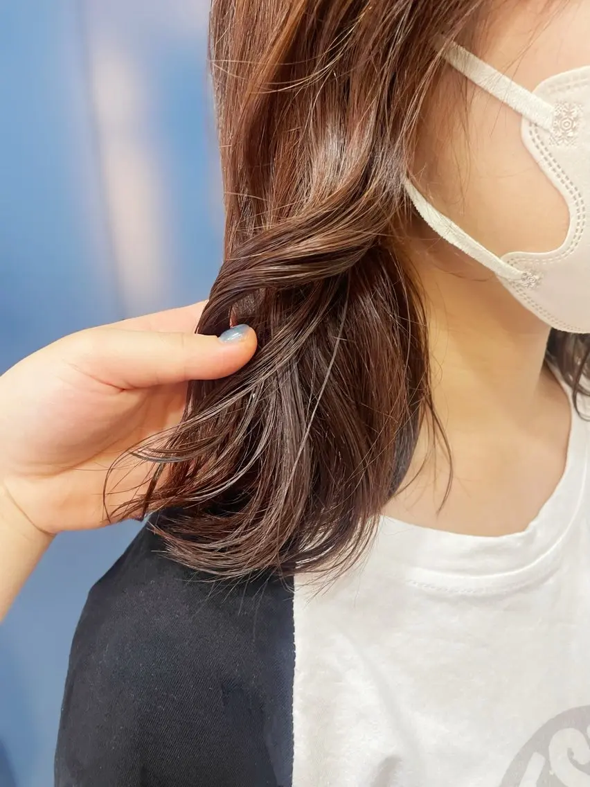 カラー 川本 芹奈のヘアスタイル