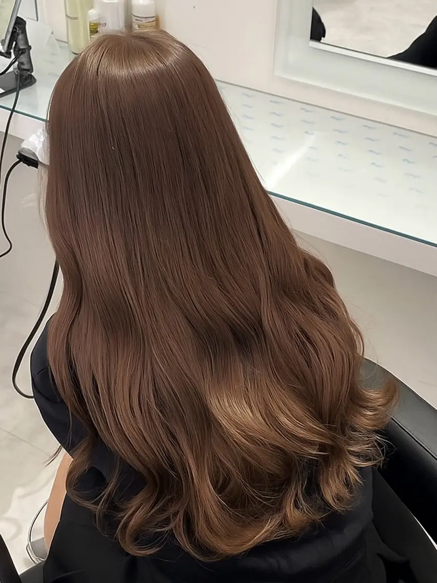 ロング カラー ヘアカラー トリートメント 🖤ハイトーン× レイヤー🖤SARAのヘアスタイル